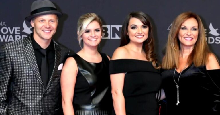 cbsn fusion 3 members of gospel group the nelons among 7 killed in wyoming plane crash thumbnail